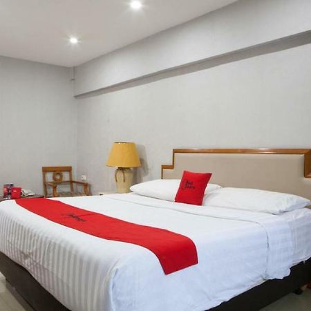 Reddoorz Plus @ Hr Muhammad Surabaya Exterior photo