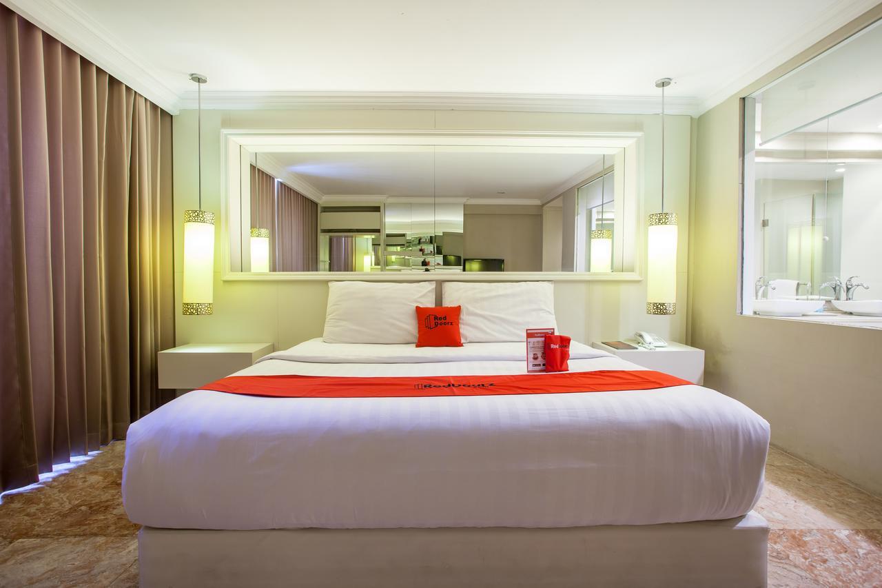 Reddoorz Plus @ Hr Muhammad Surabaya Exterior photo